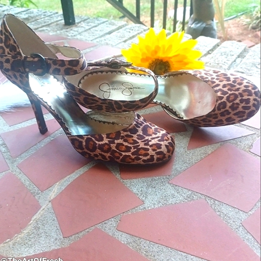 JESSICA SIMPSON Closed Toe Cheetah Print HAZA Heels Size 9.5